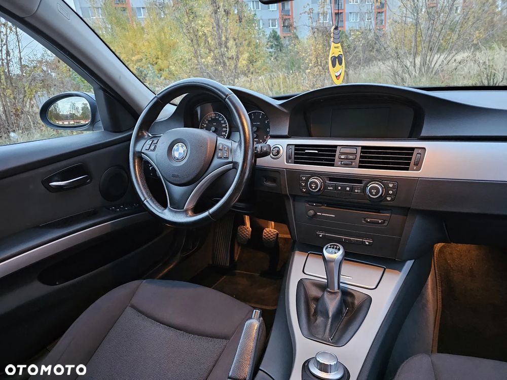 BMW Seria 3 318i - 29