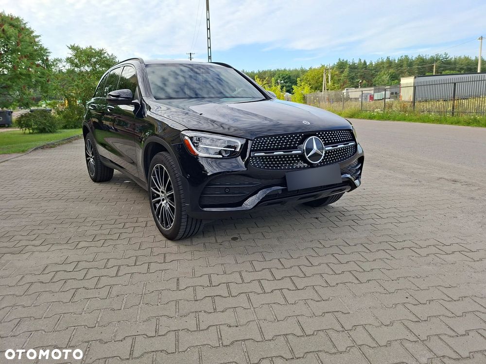 Mercedes-Benz GLC 300 4-Matic - 4