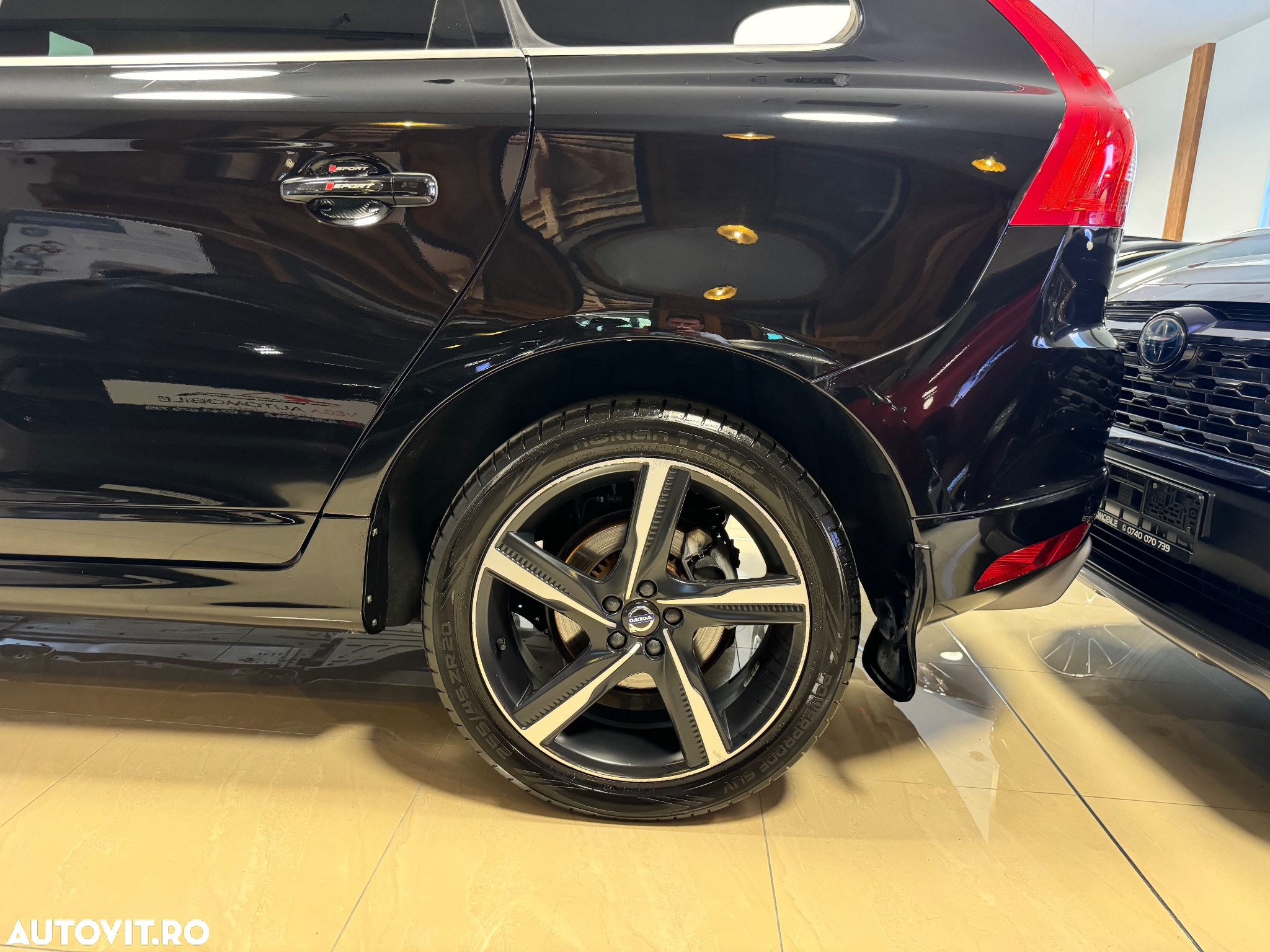 Volvo XC 60 D4 AWD Geartronic Momentum - 33