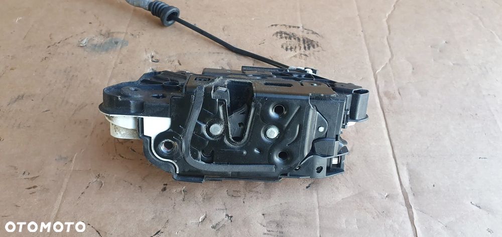 Zamek drzwi lewy przód przedni 6 Pin VW Tiguan I Lift 5N1837015E - 2