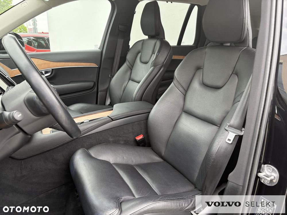 Volvo XC 90 - 9