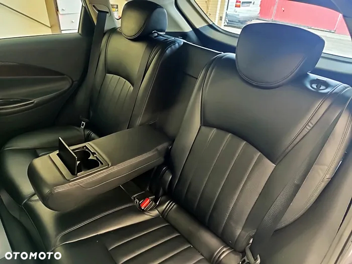 Infiniti Q50 - 34