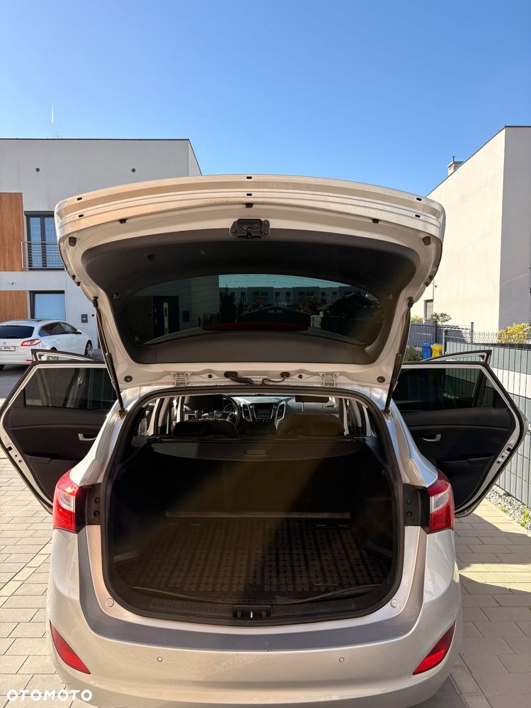 Hyundai i30 1.4 CRDi Classic + - 23