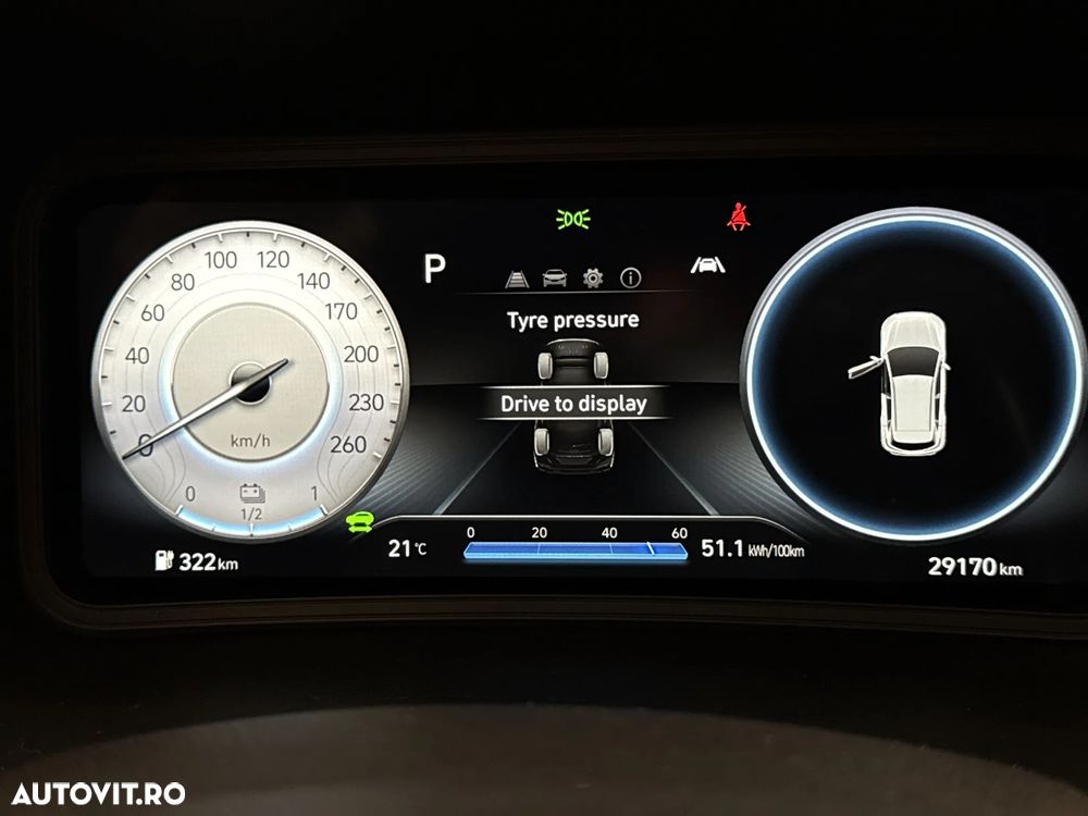 Hyundai KONA - 11