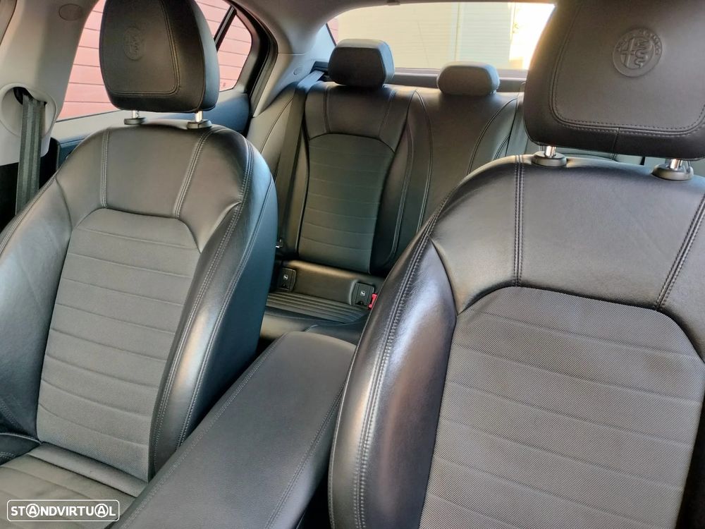 Alfa Romeo Giulia 2.2 D Super - 8