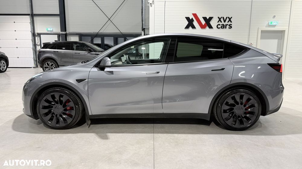 Tesla Model Y Performance Dual Motor AWD - 12