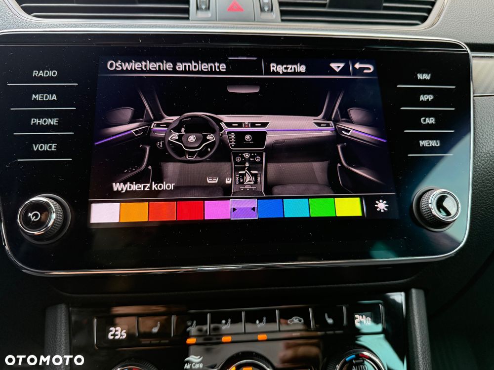 Skoda Superb 2.0 TDI SCR Sportline DSG - 25