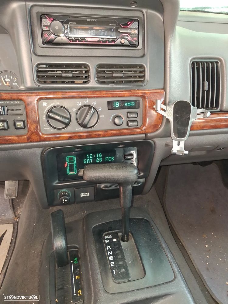 Jeep Grand Cherokee - 4