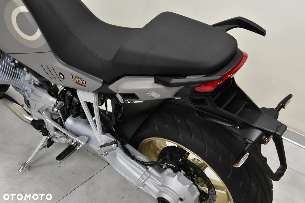 Moto Guzzi V100 Mandello - 19