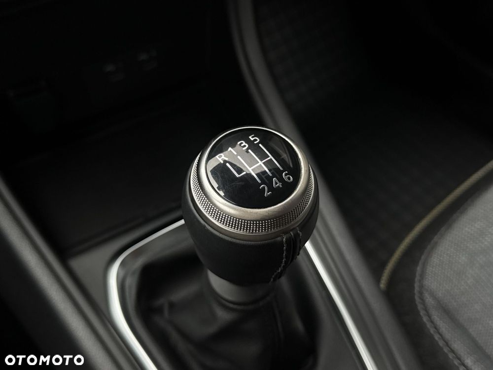 Renault Captur 1.0 TCe Techno - 25