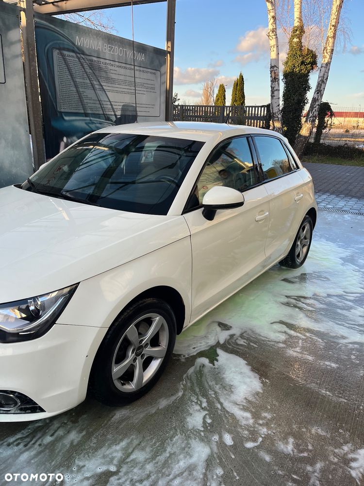 Audi A1 Sportback 1.4 TFSI Ambition S tronic - 4