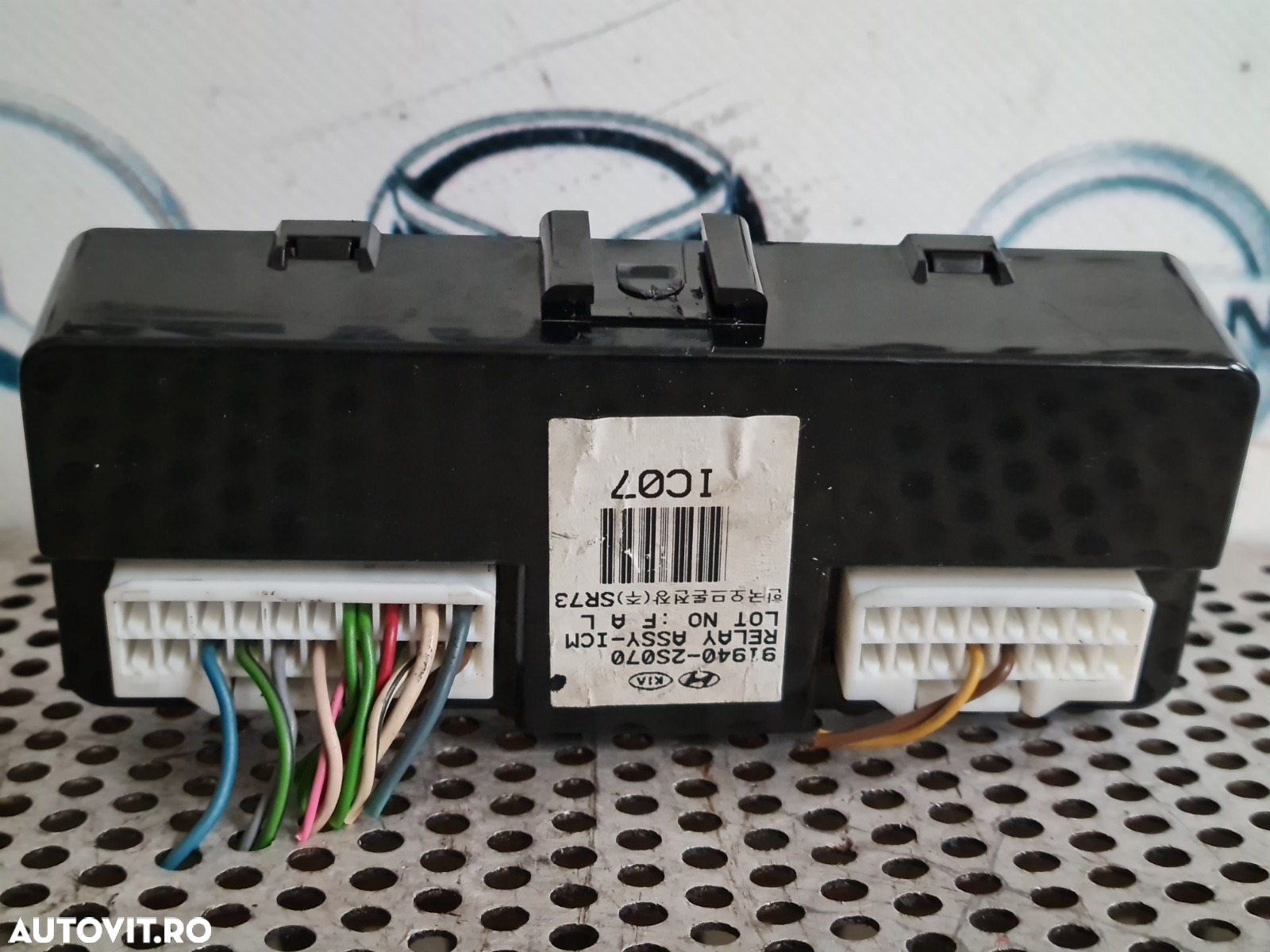 Modul Unitate Ecu ICM Hyundai IX35 An 2009-2010-2011-2012-2013-2014-2015 Cod 91940-2S070 Dezmembrez Hyundai IX35 2.0 Benzina 2x4 Cod Motor G4KD An 2009-2010-2011-2012-2013-2014-2015 Volan Stanga - 4