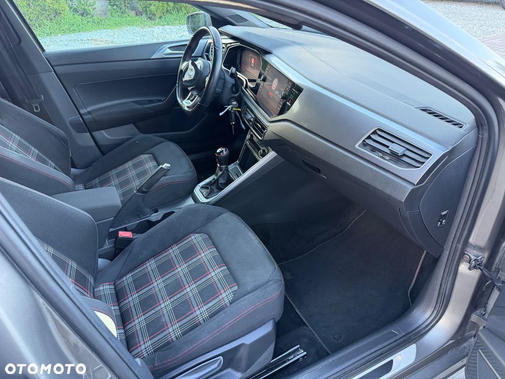 Volkswagen Polo 2.0 TSI OPF GTI - 8