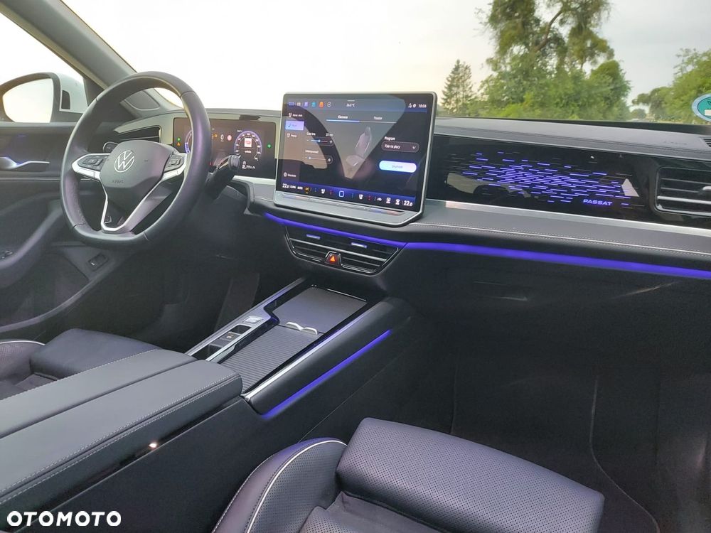 Volkswagen Passat 2.0 TDI Elegance DSG - 13