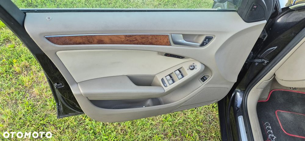 Audi A4 Avant 2.0 TDI DPF quattro S line Sportpaket - 12