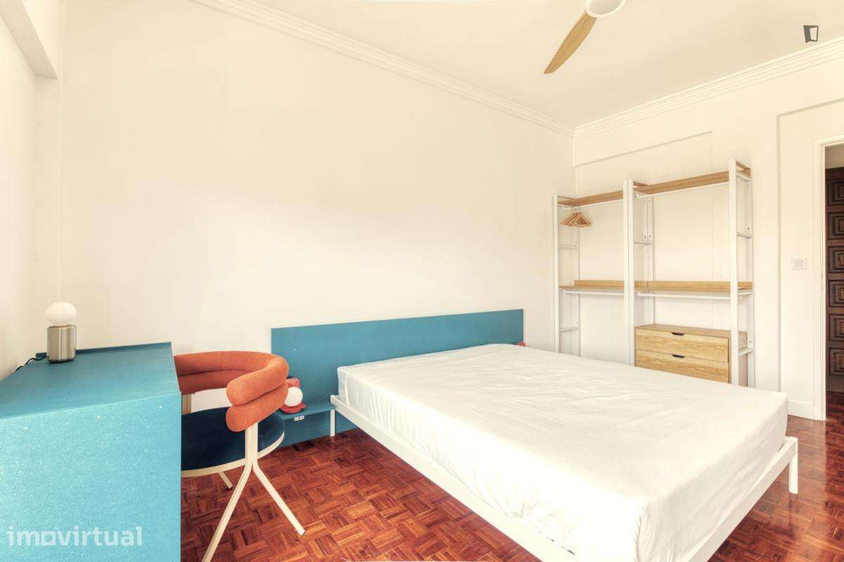 Quarto - localizado em Benfica Lisbon - Grande imagem: 2/19