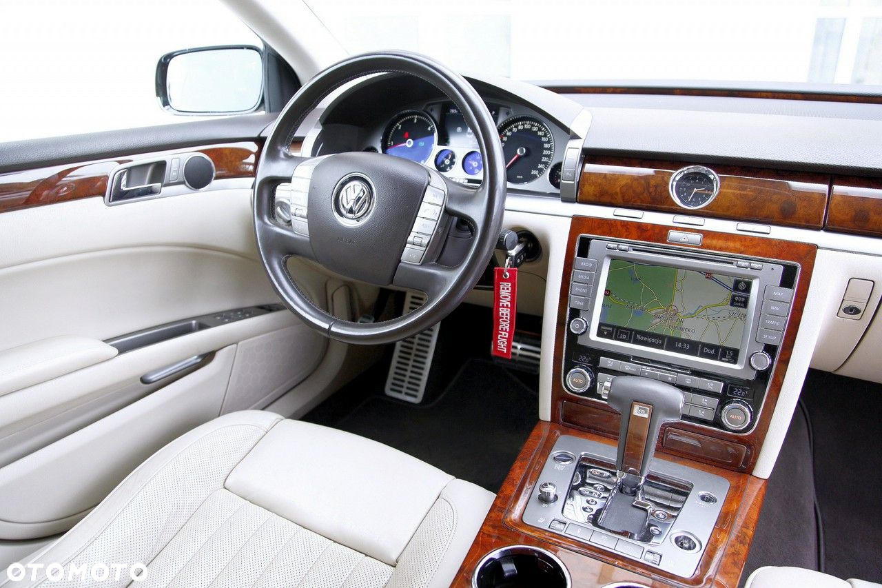 Volkswagen Phaeton - 16