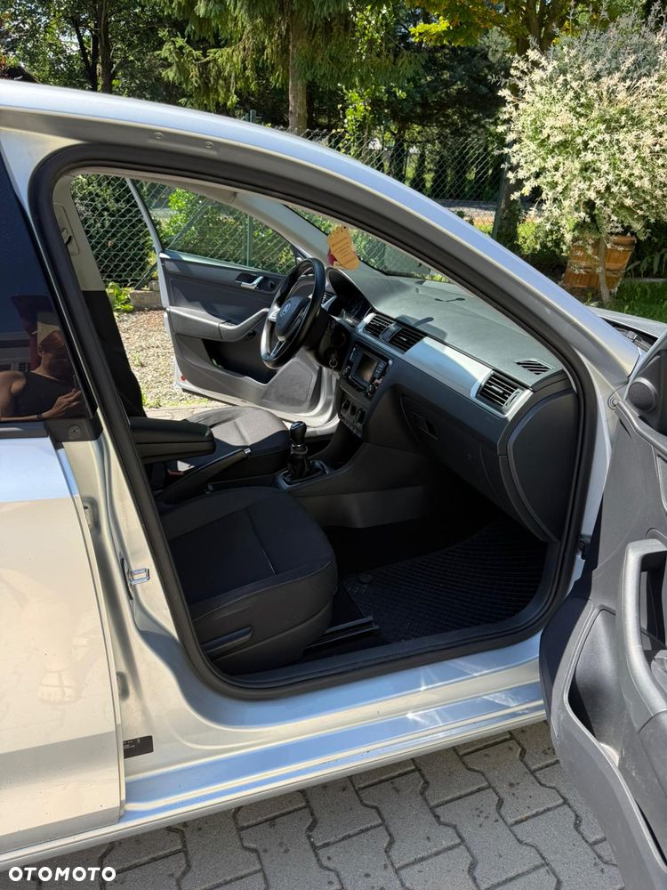 Skoda RAPID 1.2 TSI Ambition - 10
