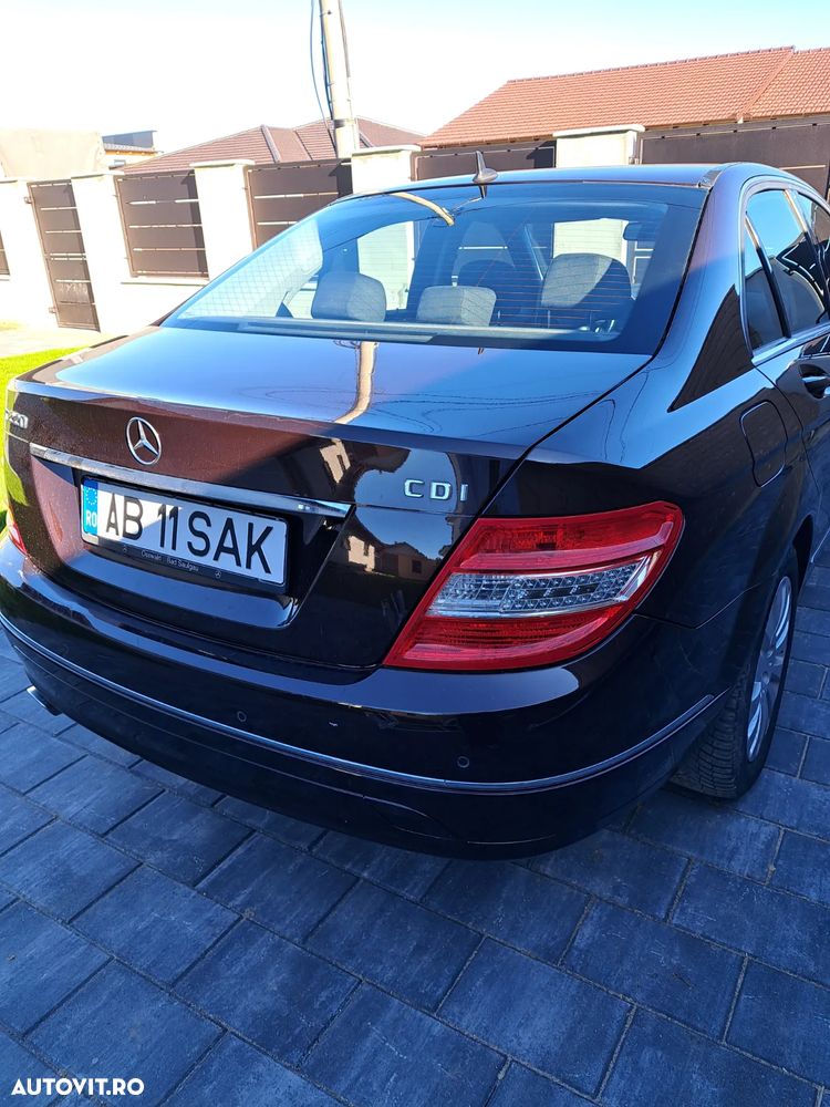Mercedes-Benz C 220 CDI DPF Automatik BlueEFFICIENCY Elegance - 2