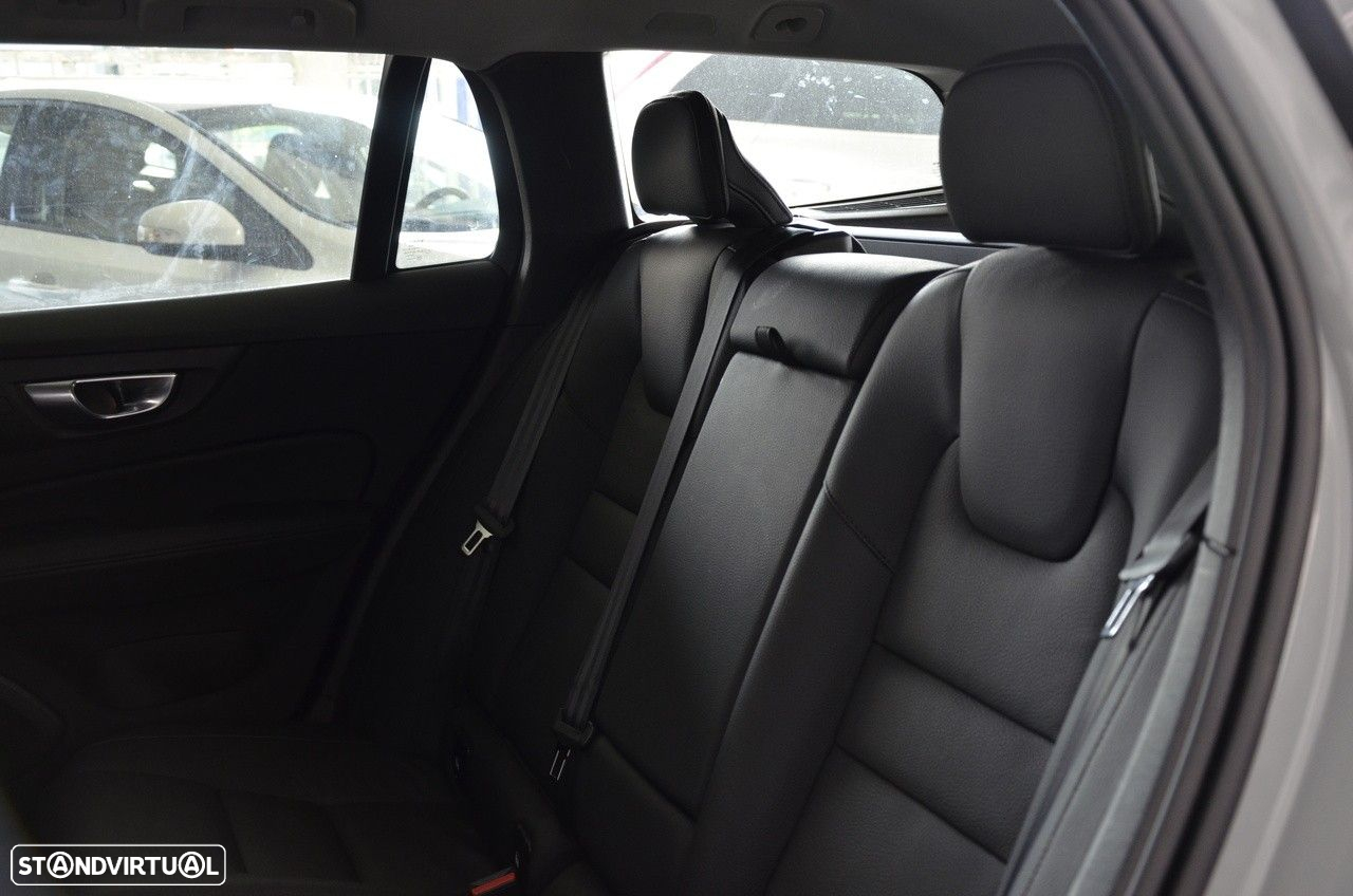 Volvo V60 2.0 T6 AWD TE Plus Dark - 9