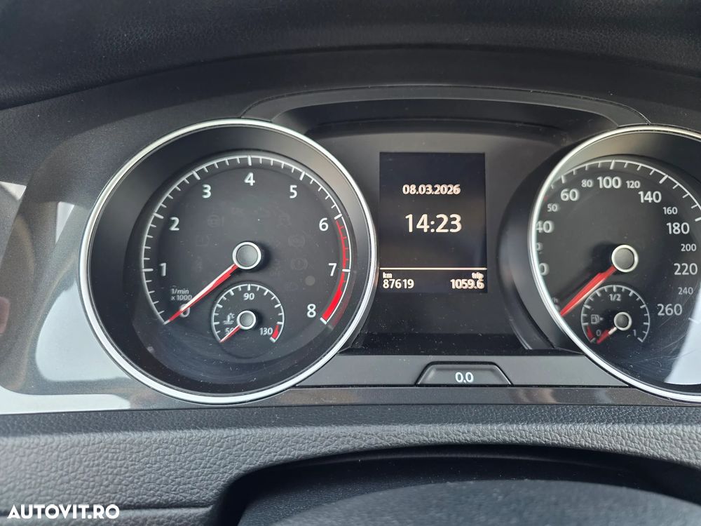 Volkswagen Golf - 10