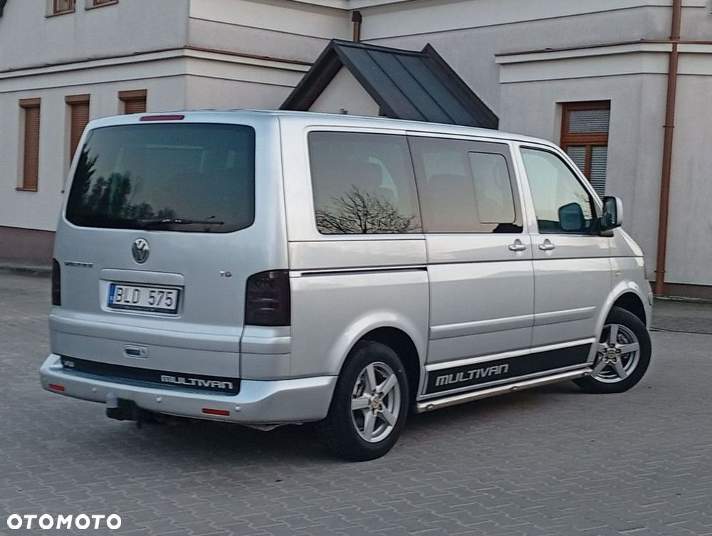 Volkswagen Multivan - 15