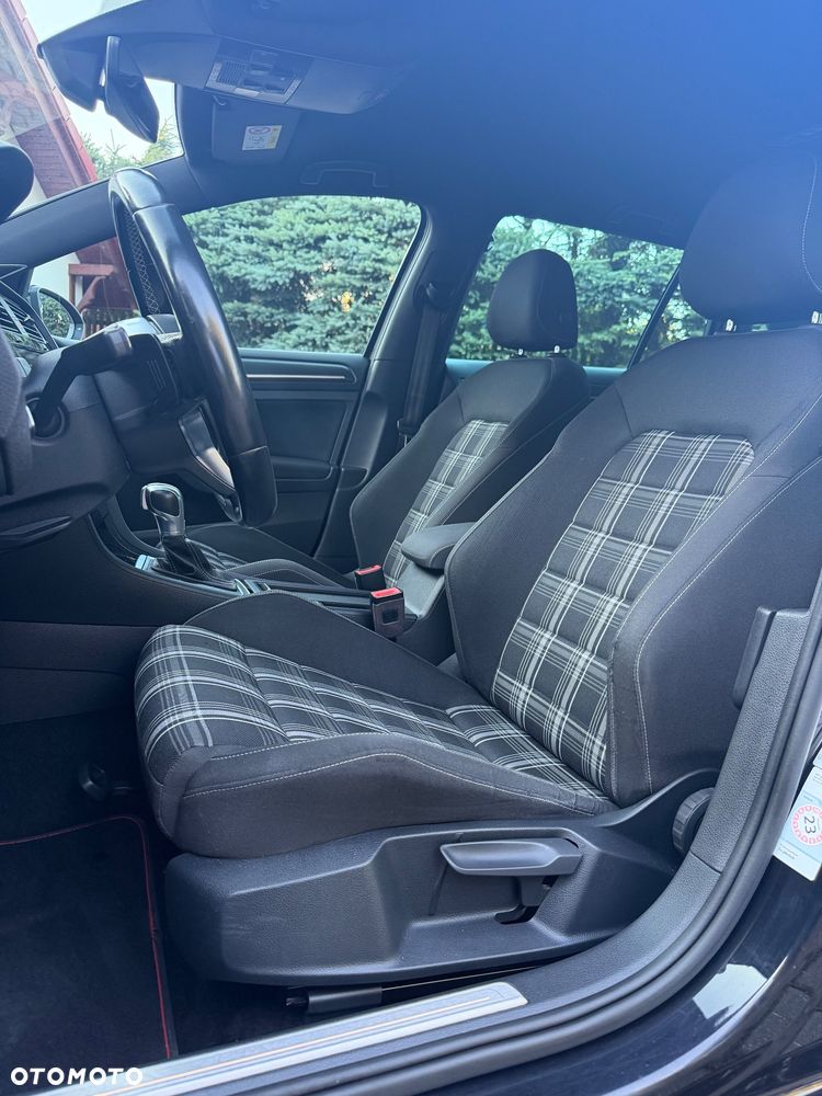 Volkswagen Golf 2.0 TDI BMT GTD DSG - 17