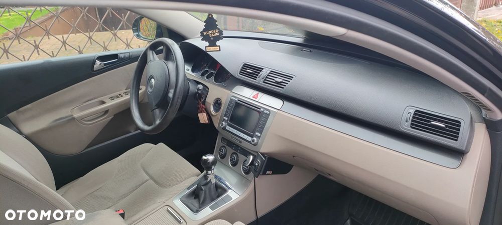 Volkswagen Passat 1.9 TDI Comfortline - 18
