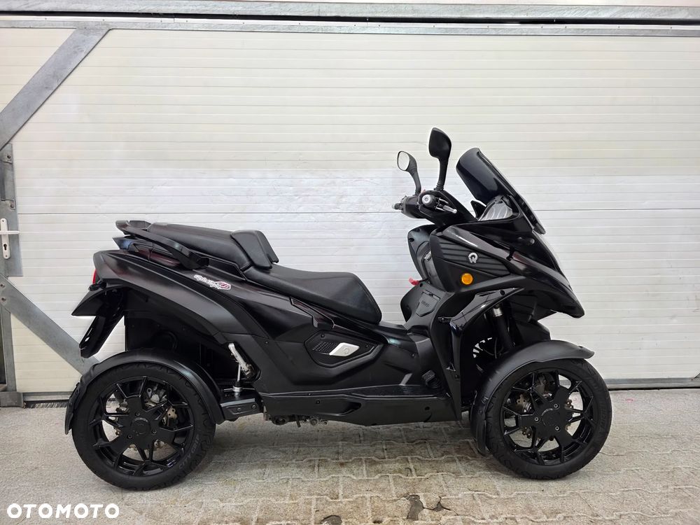 Piaggio MP-3 - 10