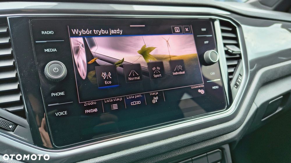 Volkswagen T-Roc - 21