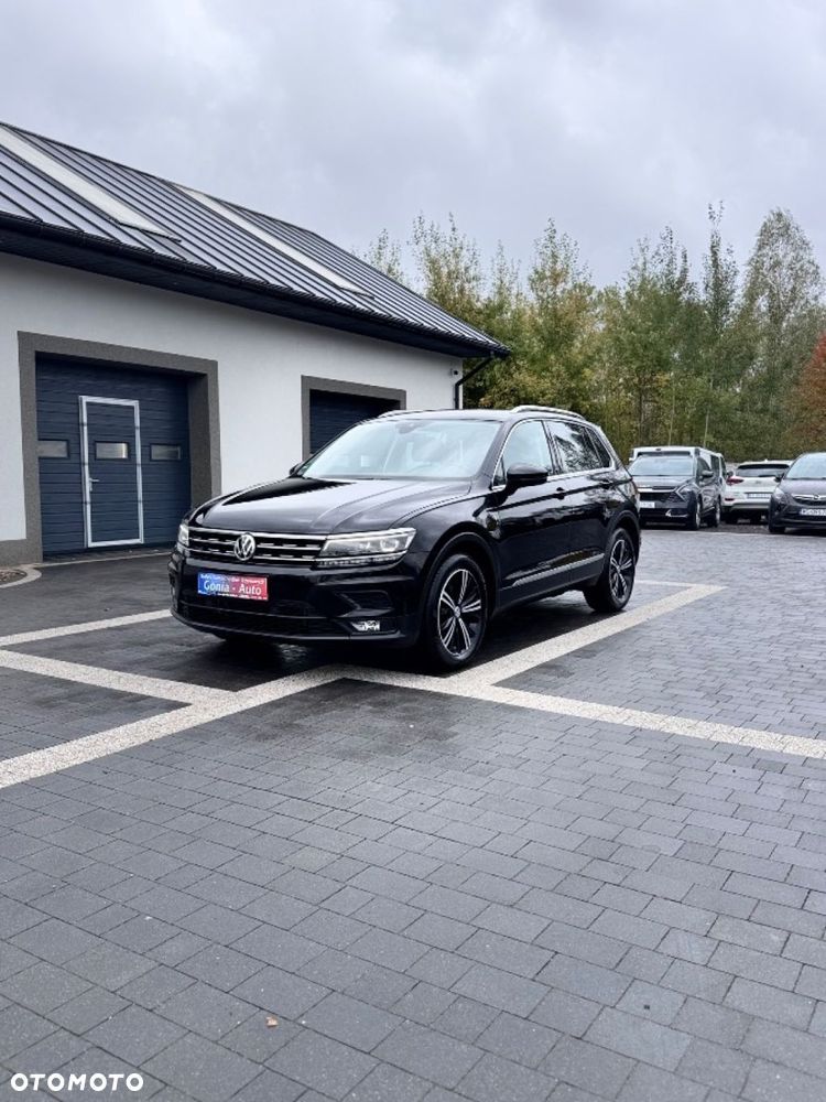 Volkswagen Tiguan - 1