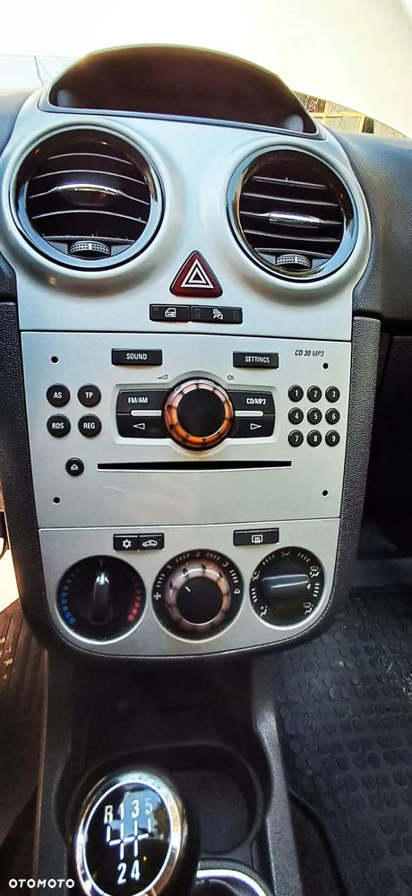 Opel Corsa 1.2 16V Enjoy - 12