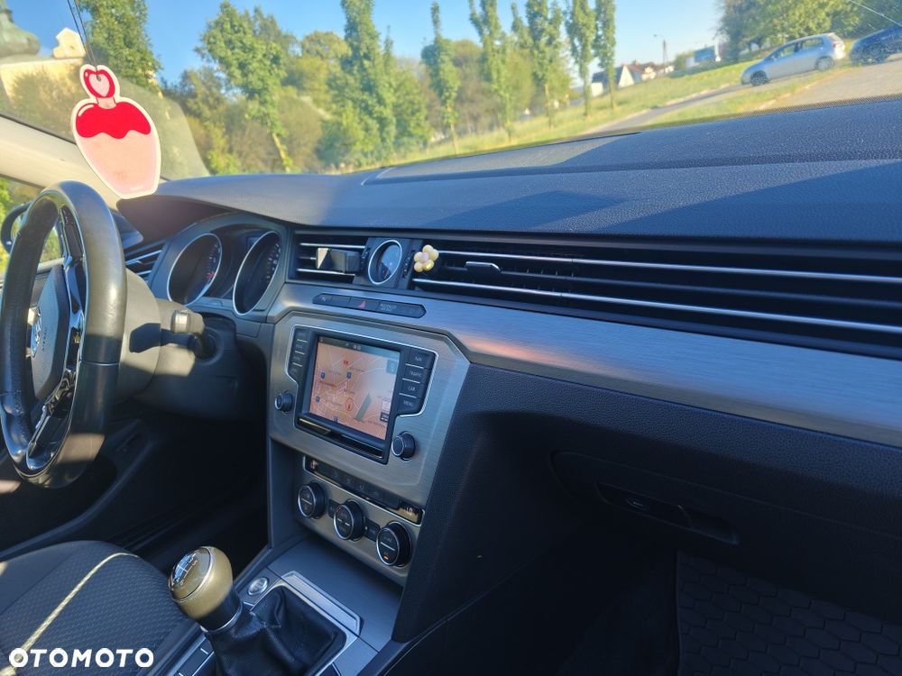 Volkswagen Passat - 8