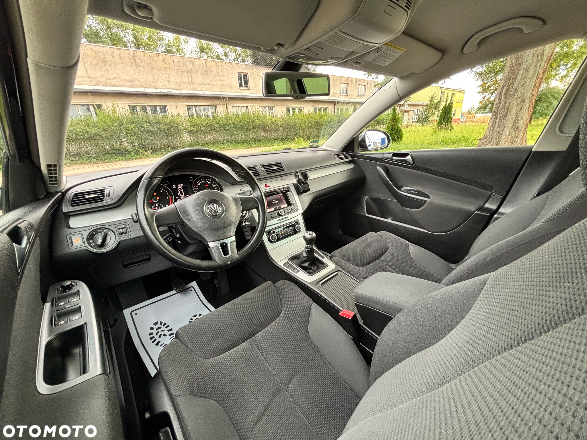 Volkswagen Passat 2.0 TDI DPF Highline - 25