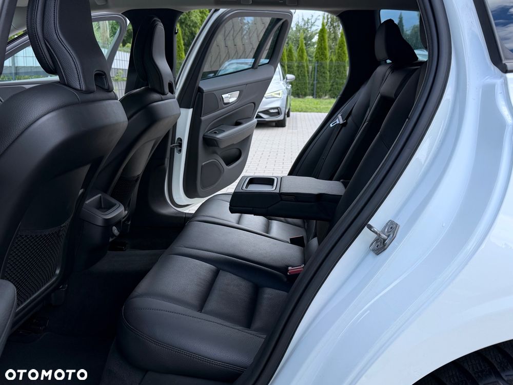 Volvo V60 B3 B Geartronic Momentum Pro - 25