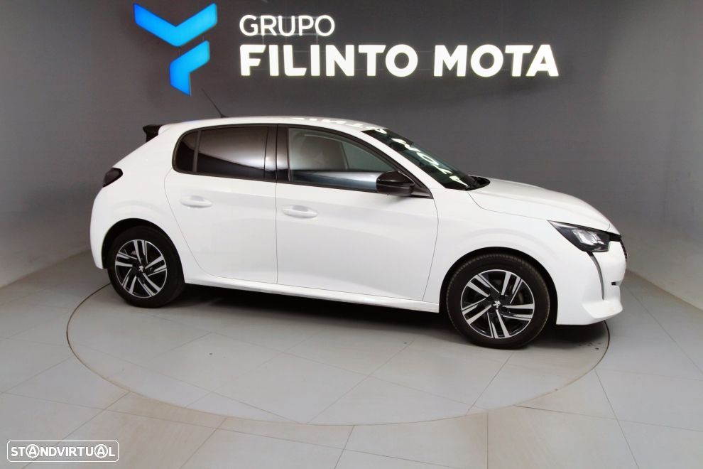 Peugeot 208 - 10