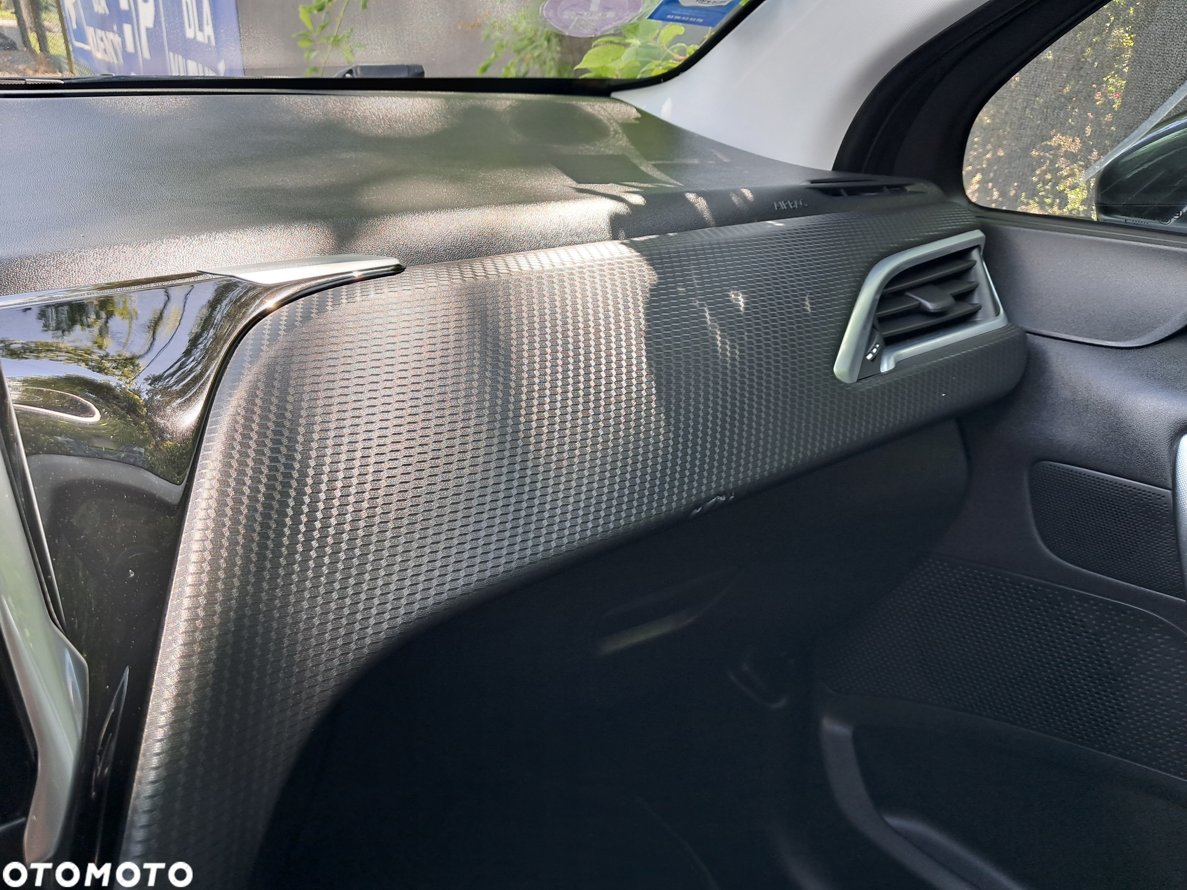 Peugeot 2008 PureTech 130 Allure Pack - 23