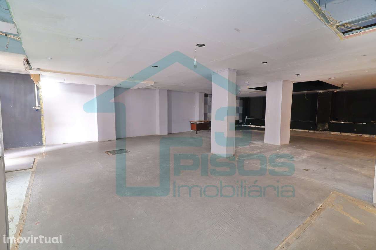 Armazém - área total de 250 m², num só piso - Encosta do Sol, Amadora - Grande imagem: 3/15