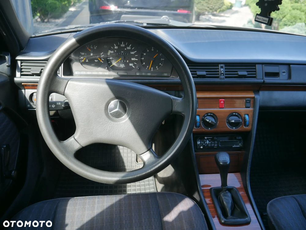 Mercedes-Benz W124 (1984-1993) - 18