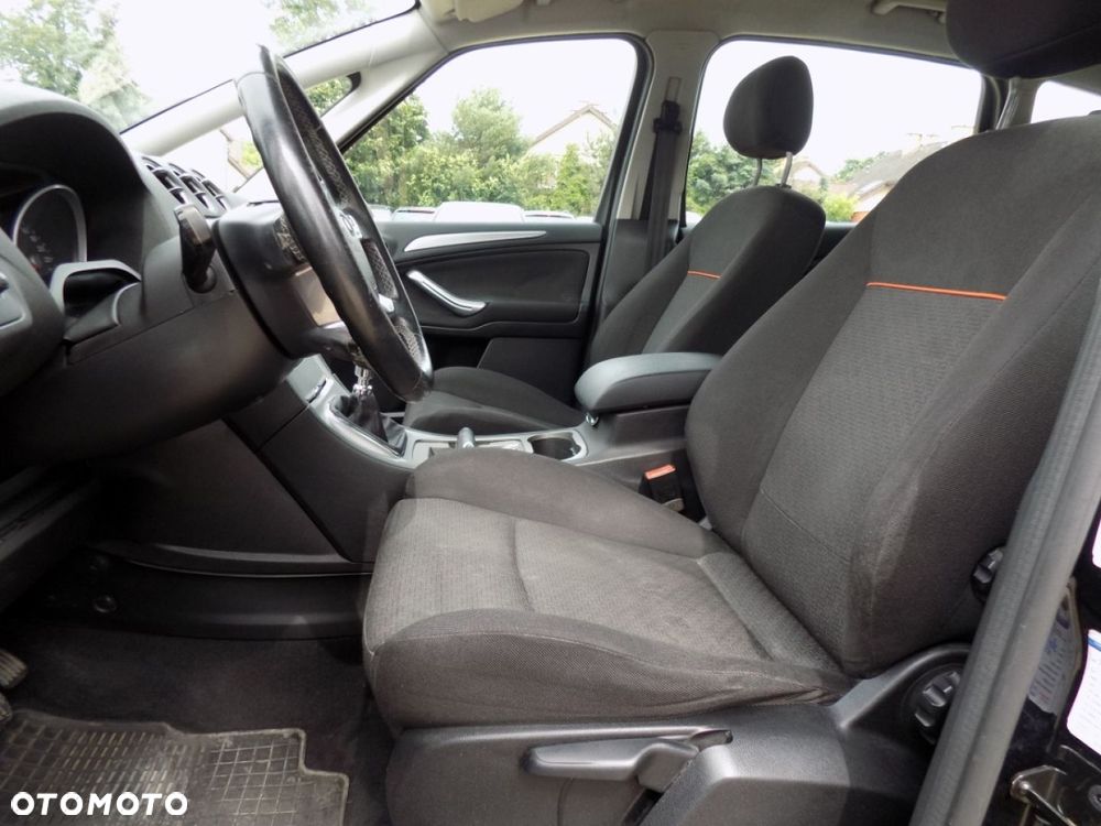 Ford S-Max - 7
