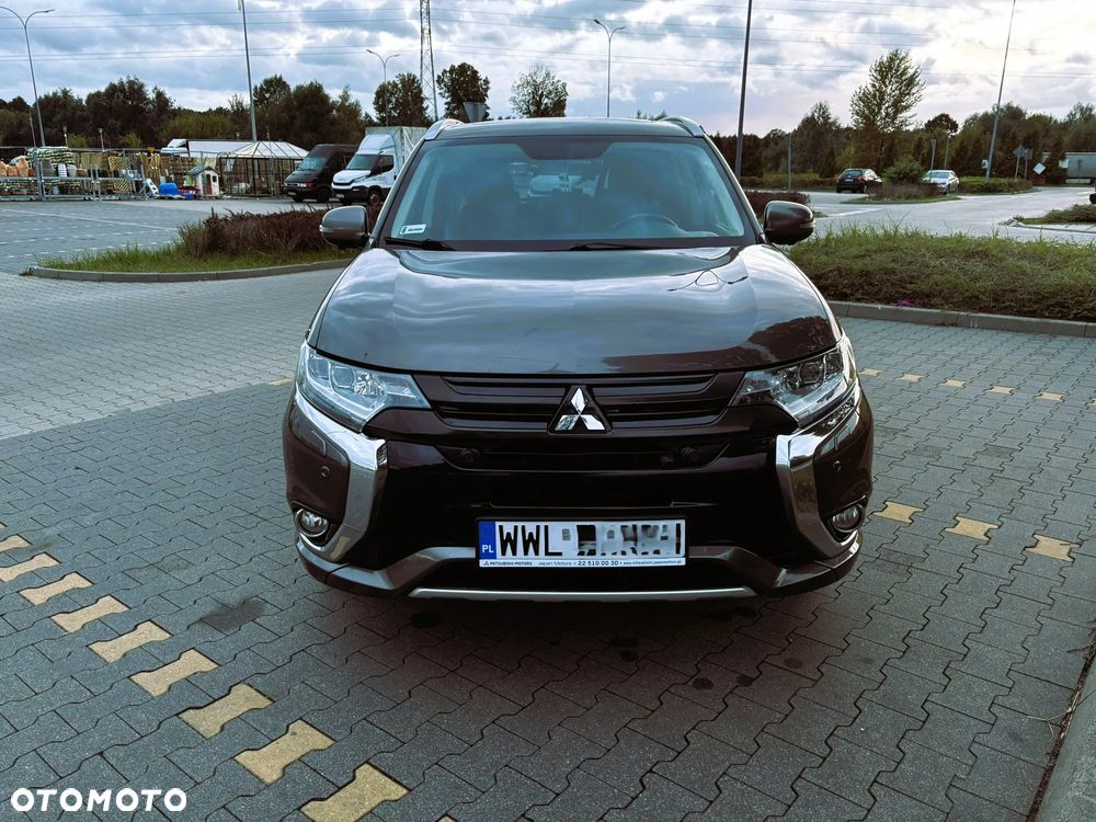Mitsubishi Outlander Instyle NAVI + - 6