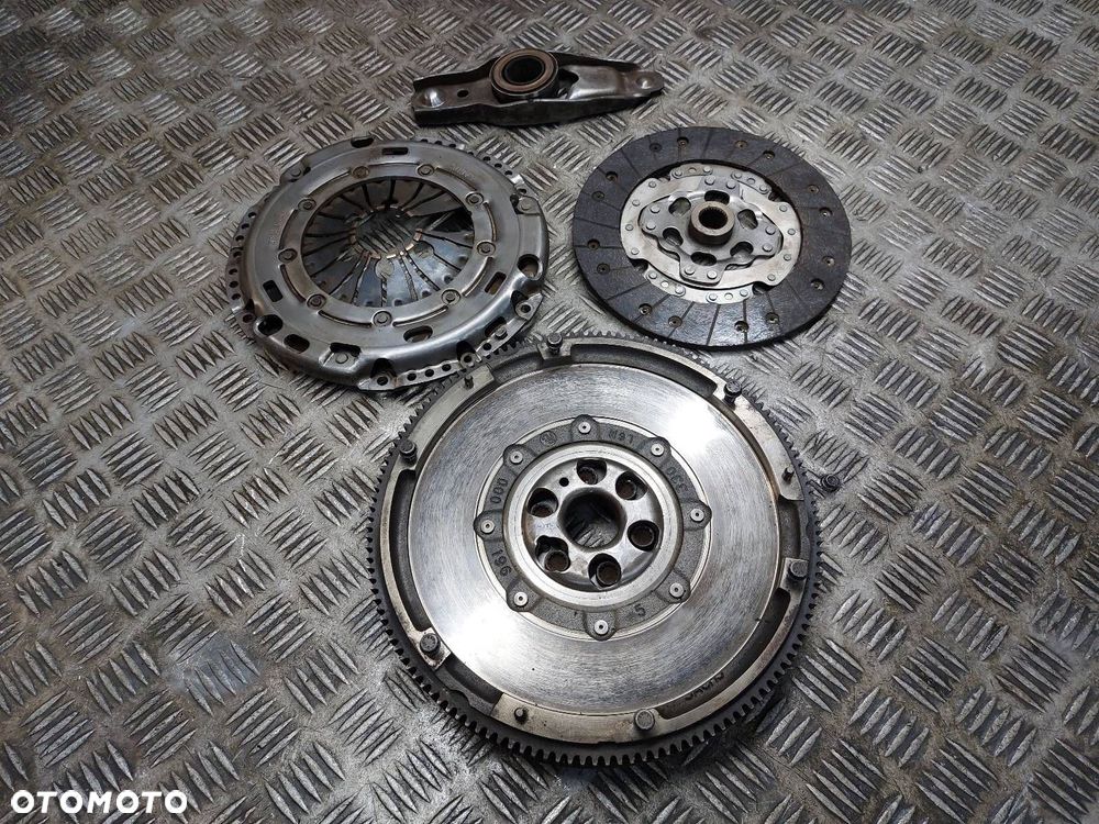 KOŁO DWUMASOWE + TARCZA + DOCISK + ŁOŻYSKO SEAT ALTEA XL 1.9 TDI BLS - 1