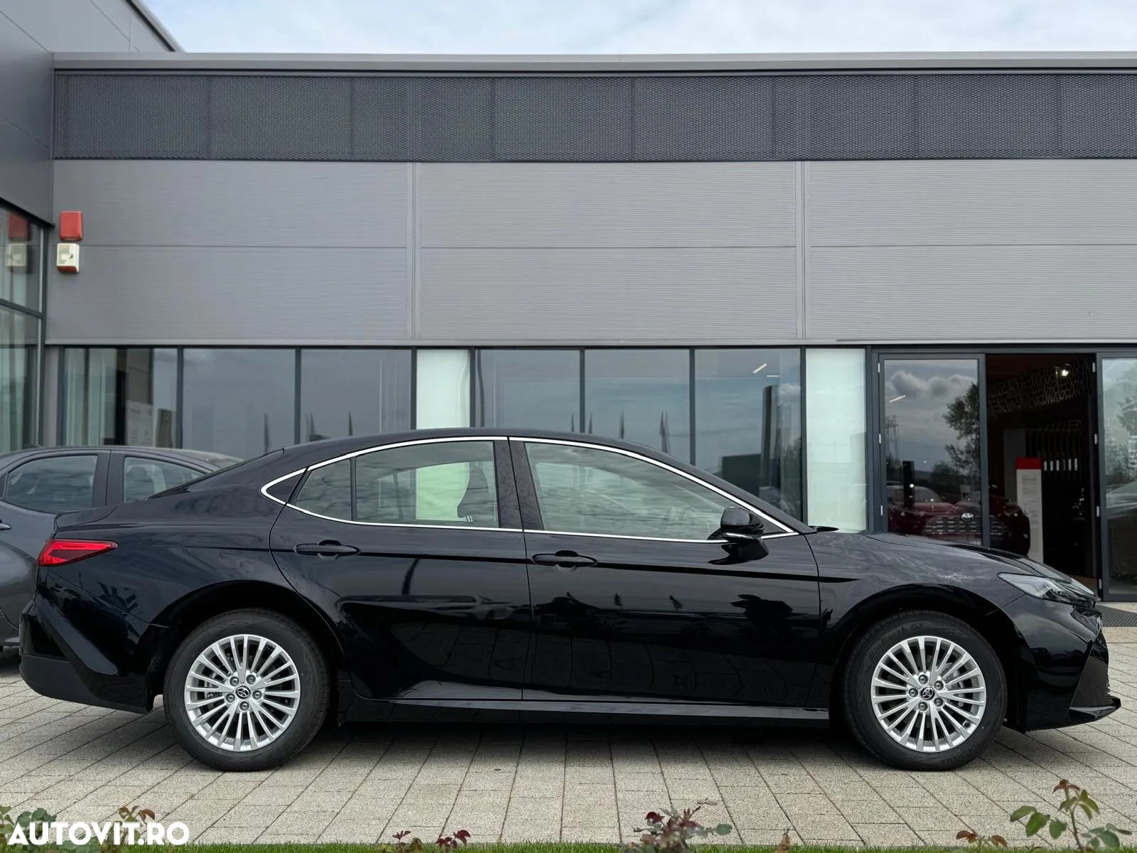 Toyota Camry 2.5 HEV Comfort - 7