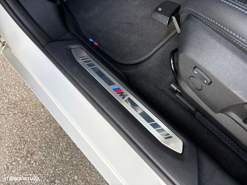 BMW 116 d Pack Desportivo M Auto - 12