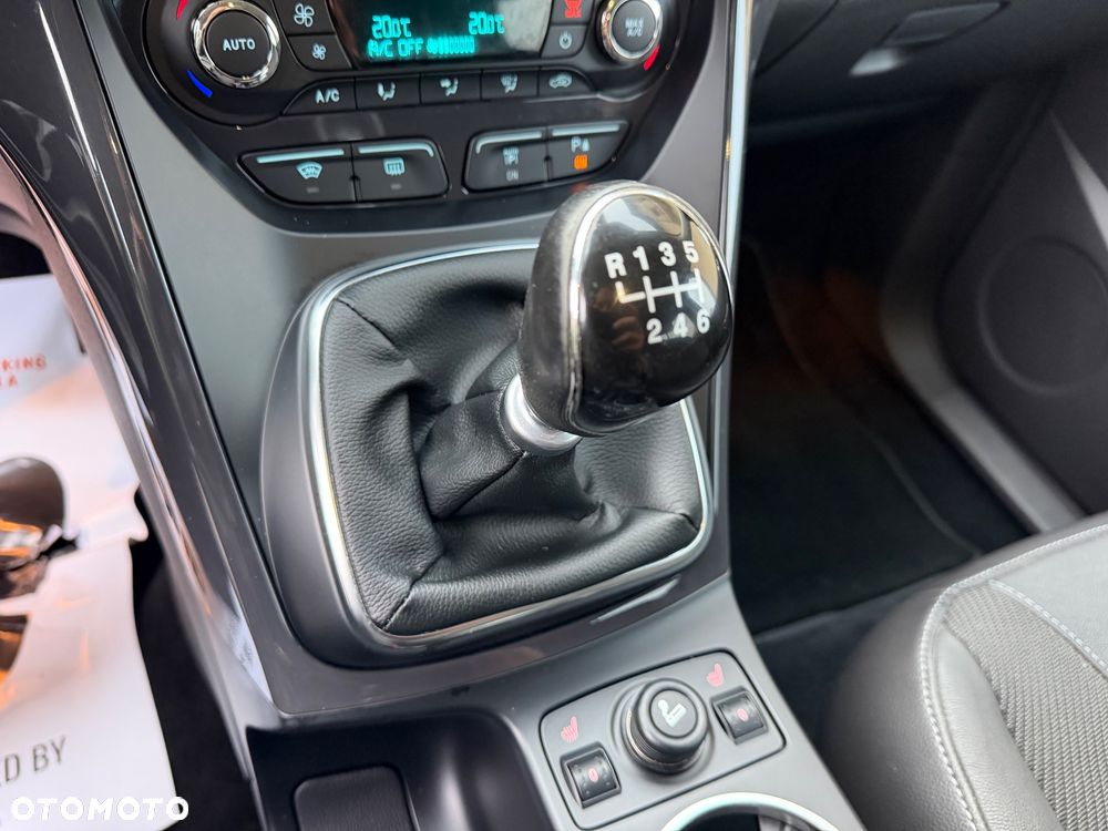 Ford Kuga - 22