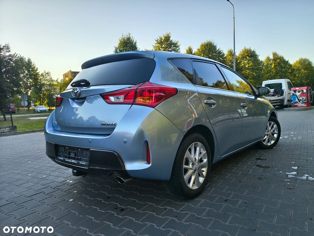 Toyota Auris 1.6 Valvematic Executive - 5