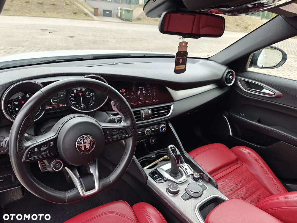 Alfa Romeo Giulia 2.0 Turbo 16V AT8 Veloce Ti - 27
