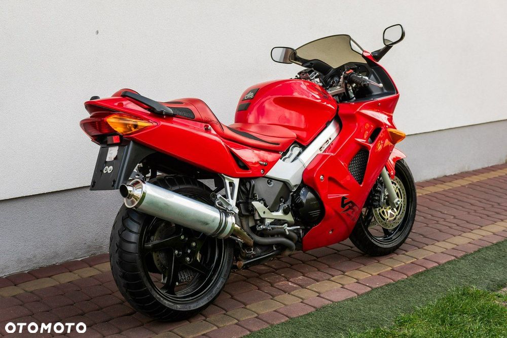 Honda VFR - 3