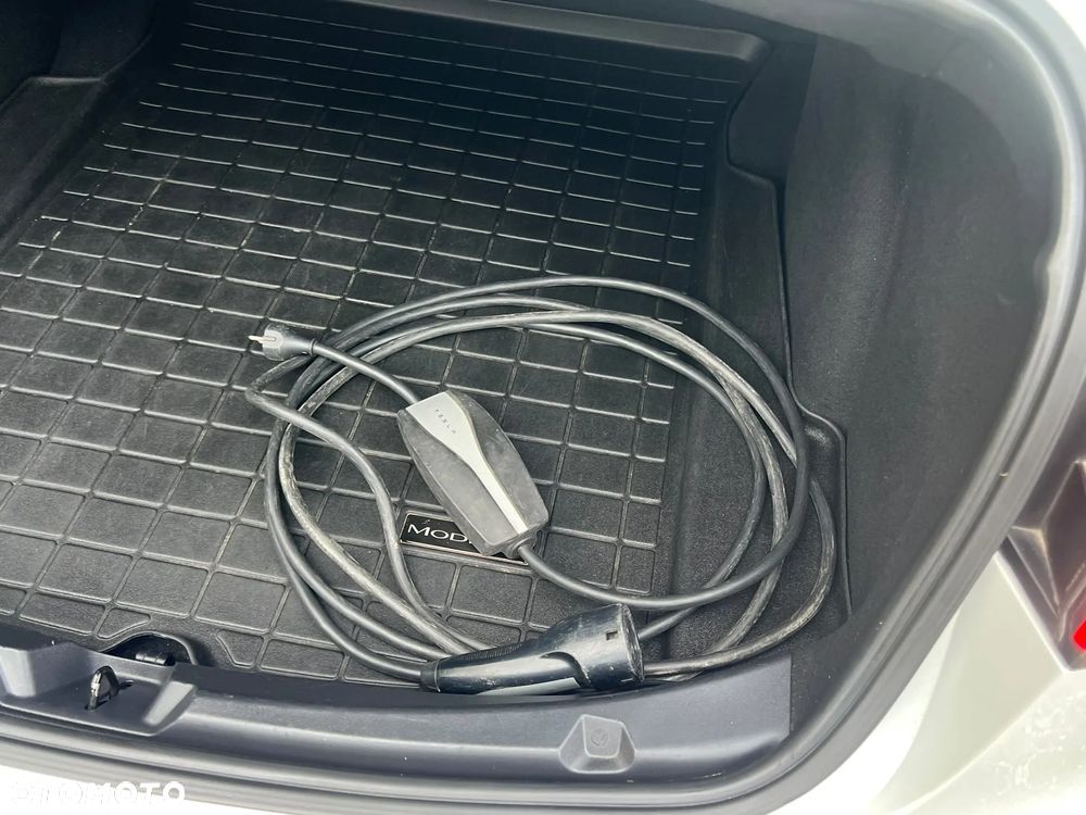 Tesla Model 3 Performance AWD - 12