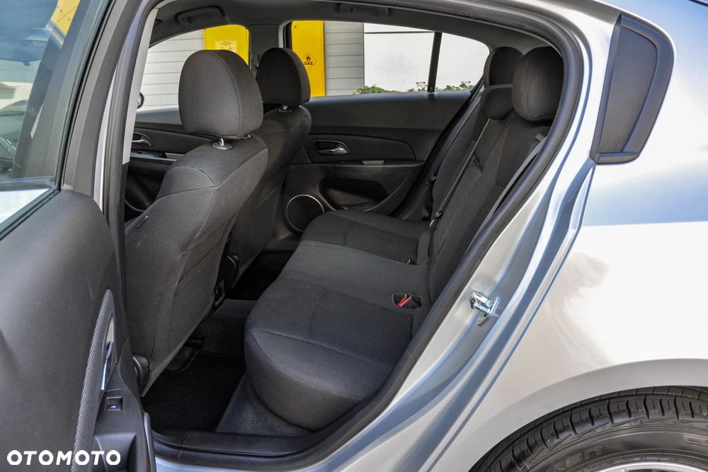 Chevrolet Cruze - 8